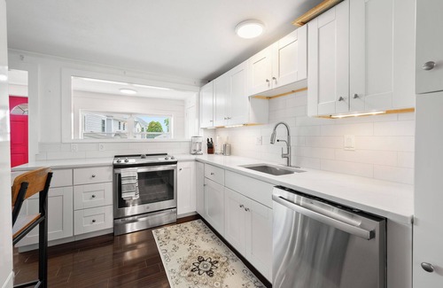 Niantic Cabaña | Beach Cottage