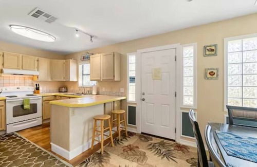 St. Augustine Beach Cabaña | Beach Cottage steps from the Ocean