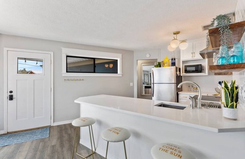 Fort Bay Cabaña | Beach cottage w/private pool & hot tub