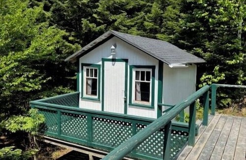 Hubbards Cabina | Beach Cottage - Whispering Firs - Hubbards Beach