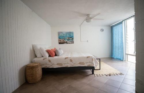 Punaluu Apartamento | Beach & Country Beachfront Studio