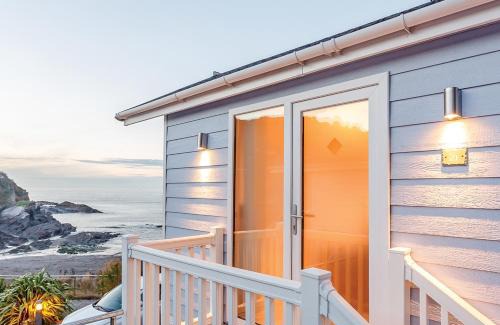 Hele Complejo | Beach Cove Coastal Retreat