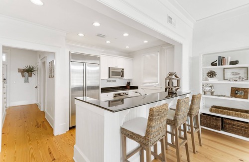 Beach District Condominio | Beach Hat, 30A Cottages, tarifas reducidas de primavera, vista al golfo, pasos a la playa y WaterColor Town Center.