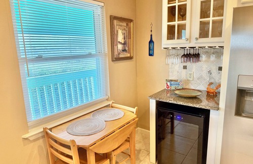 Villa Sabine Condominio | ¡NUEVO LISTADO! Playa deslumbrante!🏝LOCATIONx3! ¡CAMINAR A TODOS LADOS! Corazón de la playa de Pensacola!