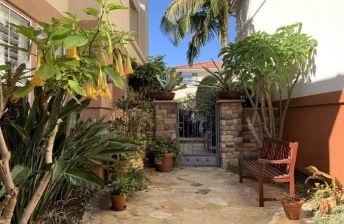 San Juan Capistrano Casa | Beach & Equestrian living with community pool, jacuzzi, gym, & pickleball courts