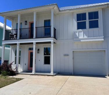 Sunnyside Casa | Beach Escape! 4BR Pool Home, Sleeps 15, Game Room & Minutes to 30A & Pier Park