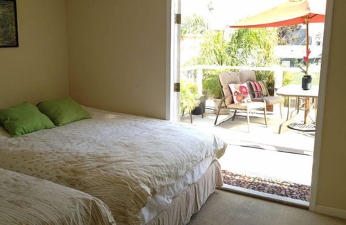 Mission Beach Casa | BEACH ESCAPE! WELL STOCKED! OUTDOOR DECKS!