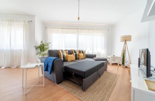 Viana do Castelo Apartamento | Beach Flat by House and People