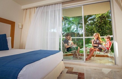 Cozumel Hotel | Beach-Front Stylish Studio at Grand Park Royal Cozumel