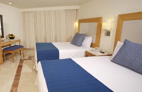 Cozumel Hotel | Beach-Front Stylish Studio at Grand Park Royal Cozumel