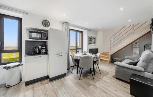 Saint-Benoit-des-Ondes Apartamento | Beach Front Apartment