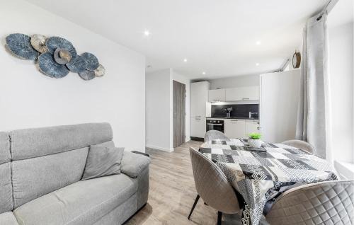 Saint-Benoit-des-Ondes Apartamento | Beach Front Apartment
