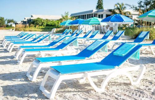 Holmes Beach Casa | Beach Front 2 Bedroom B