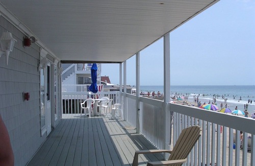 Misquamicut Condominio | Condominio de 2 dormitorios frente a la playa Sáb 6/29 - sáb 7/6