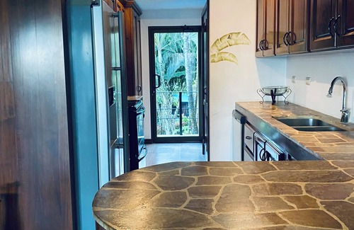 Cerro Plano Casa | Beach front 3rd floor condo private pool south Jaco