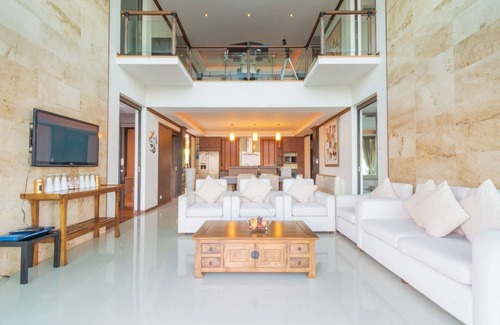 Khao Tao Villa | Beach Front 4 Bedroom Pool Villa RV