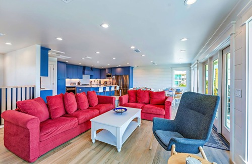 East End Casa | Beach front access, private pickleball court, pool & hot tub, dog-friendly