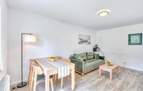 Altenkirchen Apartamento | Beach Front Apartment In Altenkirchen With Wifi