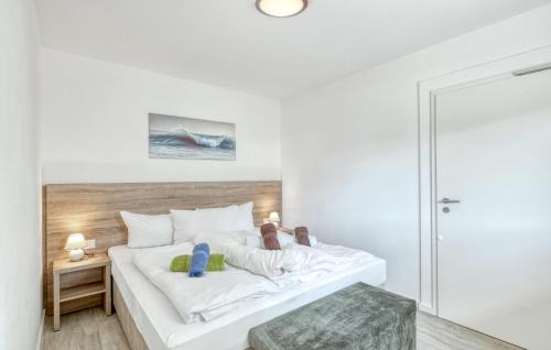 Altenkirchen Apartamento | Beach Front Apartment In Altenkirchen With Wifi