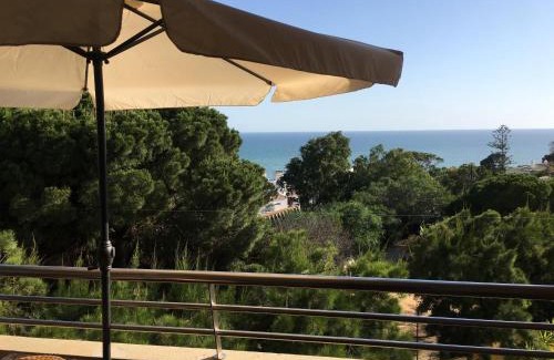 Areias de Sao Joao Apartamento | Beach front apartment Barracuda Albufeira