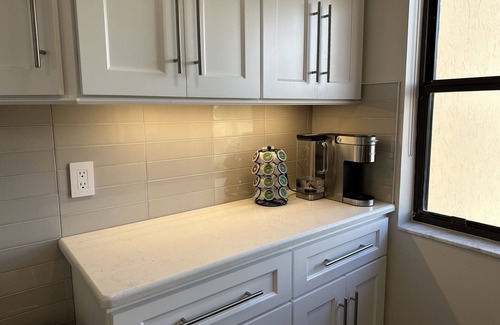 Fort Pierce Shores Condominio | Beach Front Condo with wrap around balcony - Next available Nov 2025
