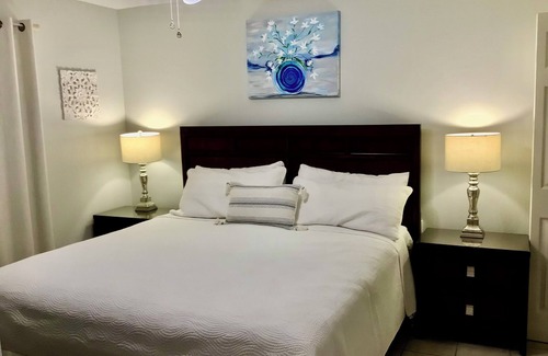 Destin Complejo | Beach Front condo, 3 pools private balcony,Free parking best Views,Tennis courts