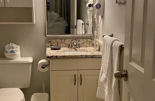 Destin Complejo | Beach Front condo, 3 pools private balcony,Free parking best Views,Tennis courts