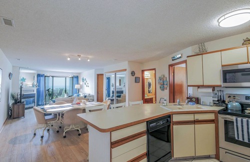 Brigantine Apartamento | Beach front condo with ocean views to love and hear: 2 bed, 2 bath
