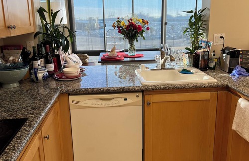Alamitos Beach Condominio | Beach front Condo with Direct access to the beach