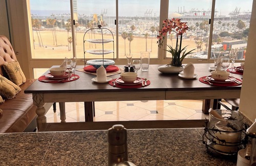 Alamitos Beach Condominio | Beach front Condo with Direct access to the beach