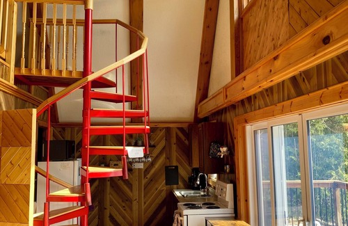 Manitoulin District Cabaña | Beach front cottage rental on Manitoulin Island