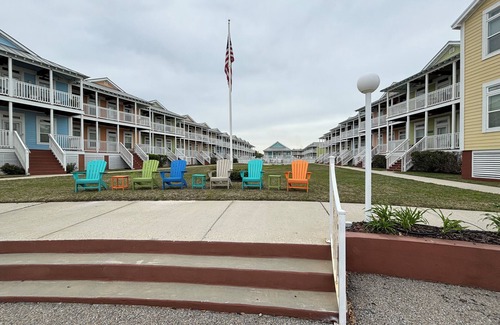 Pass Christian Condominio | Beach Front Cozy 2-bedroom condo in peaceful Pass Christian with WiFi, AC