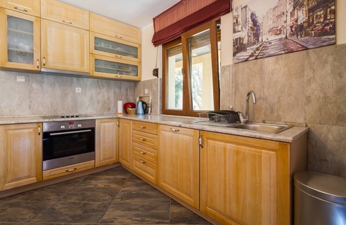 Dobrota Villa | Casa de vacaciones frente a la playa Villa Radanovic con piscina y vistas al mar de la bahía de Kotor
