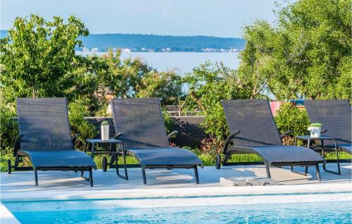 Zdrelac Casa | Beach Front Home In Zdrelac