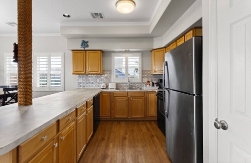 Bermuda Beach Casa | Beach Front | Hot Tub | Sleeps 14 | Newly Updated