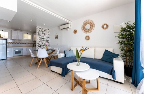 Sitio de Calahonda Chalet De Esquí | Casa de playa - Frente a la playa - Vistas al mar - 2 dormitorios - Dona Lola BEACH Resort - entre Marbella y La Cala de Mijas - Macarena - CS100