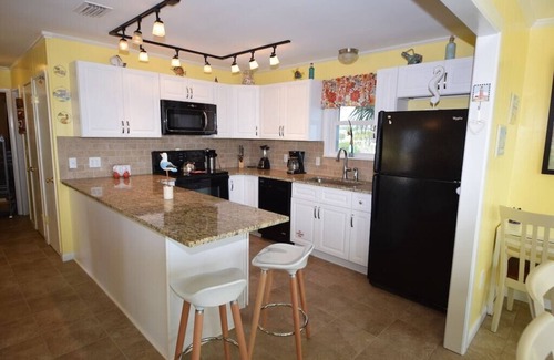 East End Casa | Frente a la playa! Bañera de hidromasaje, mesa de billar, mesa de futbolín, bicicleta gratis, ¡se admiten perros!
