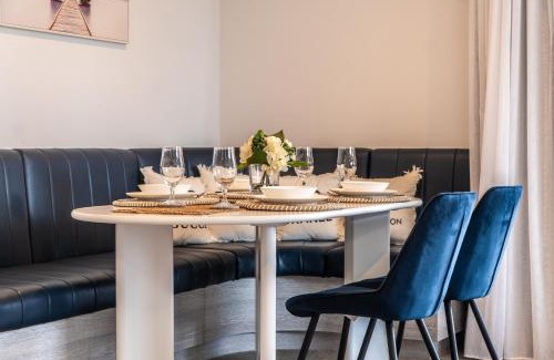 Burleigh Heads Apartamento | Beach Front Luxury With Two Carparks, Pool, Gym