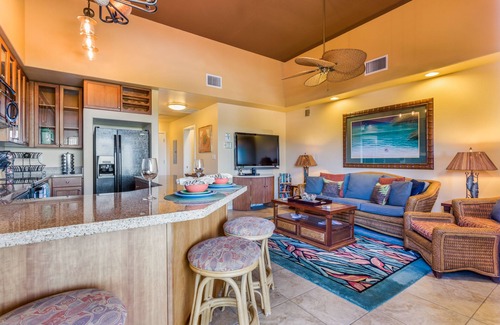 Kahaluu Bay Condominio | Frente a la playa Ático con vista al mar (piso superior) Unidad de esquina con GRAN Internet!