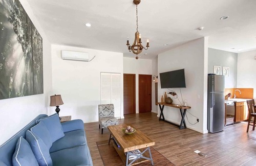 Las Escobas del Venado Apartamento | Beach front condo in the heart of Playa Venao. Sea, Surf, Bars, Restaurants…