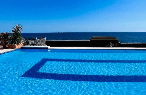 San Geronimo Apartamento | Beach Front Penthouse in Exclusive Tower