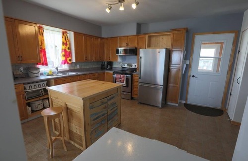 Cap-Chat Casa | Beach front quality house, open year round, Cap- Chat, Gaspesie, fishing, kayak,