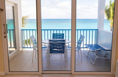 Paradise Island Villa | Beach Front Resort On Beautiful Beach Near Atlantis