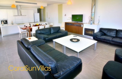 Latchi Villa | FRENTE AL MAR Espectacular villa, completamente privada, máxima relajación y confort