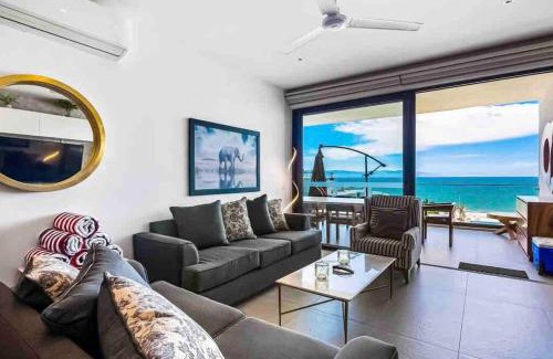Flamingos Apartamento | ~Beach Front~Stunning VIEWS~Free Airport Transport