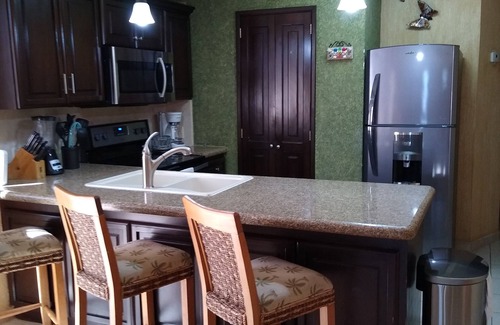 Sandy Beach Condominio | Frente a la playa Alquiler de vacaciones con vista al mar, Seguridad 24 Horas