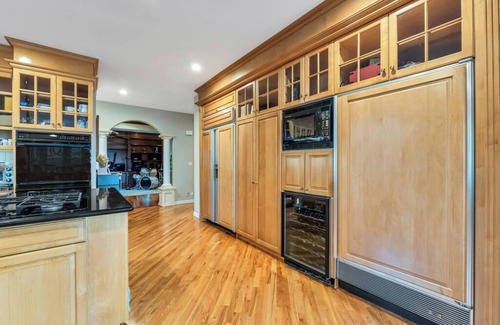 Nissequogue Casa | Beach Front Villa. Sleeps 10