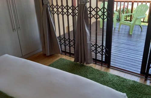 Quigney Beach Apartamento | Beach Front Villa Self Catering Apartment