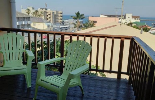 Quigney Beach Apartamento | Beach Front Villa Self Catering Apartment