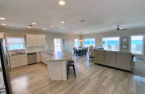 Morgantown Casa | August Discounted! Beach front w/ Pools/Tennis/Pickleball